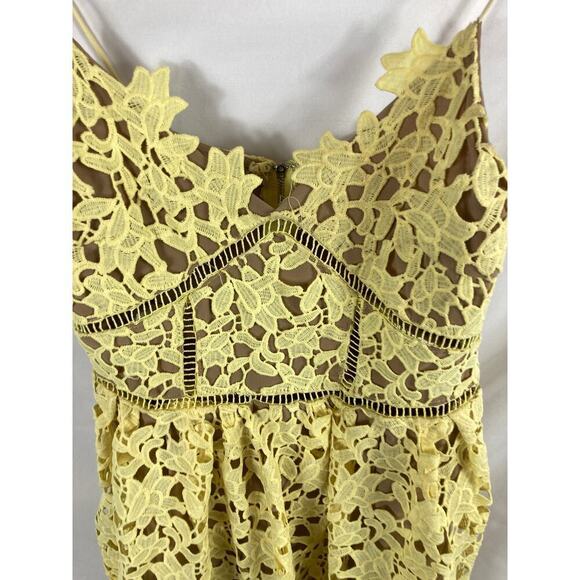 L'atiste Yellow Lace Mini Dress Size Medium - Picture 4 of 8